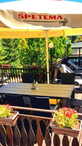 Guest house Elora in Chiflik