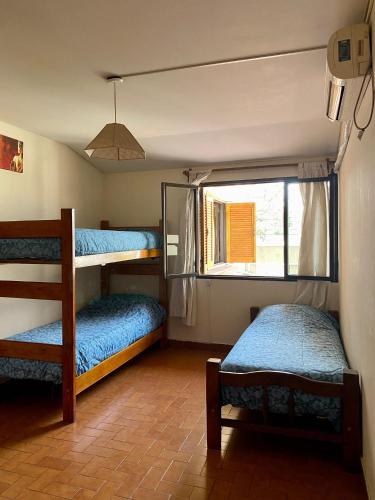 1 queen bed, 2 bunk beds
