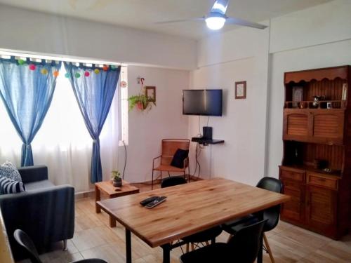 Departamento céntrico, Трелью