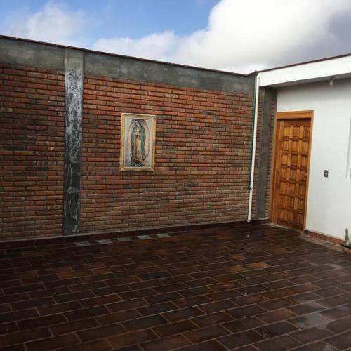 Bella Vizcaína 6 recámaras con baño privado. in Mineral de Pozos, Mexico
