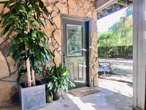 Spacious Old Mandeville Apartment on Bike Path