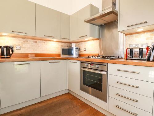 Exterior view, 4 Water's Edge in Lanreath