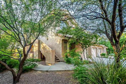 Luxury 3BD/2BA Home Near Tucson w/ Desert Views