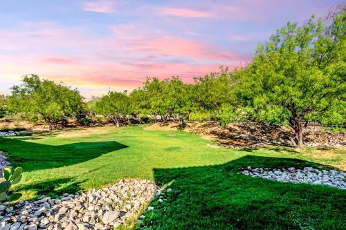 Luxury 3BD/2BA Home Near Tucson w/ Desert Views