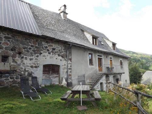 Gîte Thiézac, 3 pièces, 7 personnes - FR-1-742-15 - Location saisonnière - Thiézac