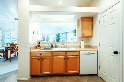 Luxury 3BD/2BA Home Near Tucson w/ Desert Views