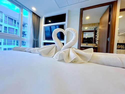 Grand Avenue Residence condominium thumbnail 5