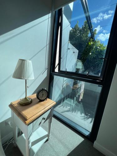 Great located unit/Private Balcony, Pool,Gym,Parking - Tap to explore photos