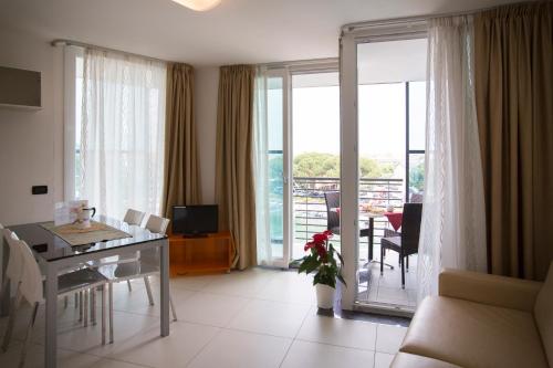 One-Bedroom Suite (2 Adults) image 10