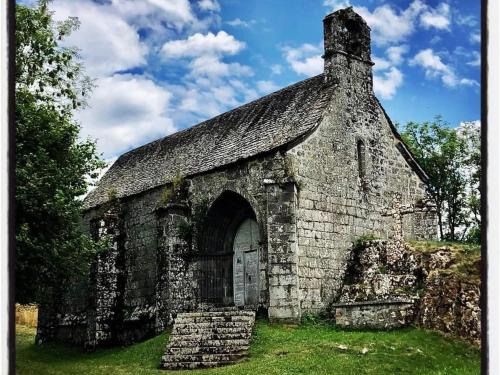 Gîte entre monts du Cantal et gorges de la Truyère avec piscine, terrasse et accès PMR - FR-1-742-455 Gîte entre monts du Cantal et gorges de la Truyère avec piscine, terrasse et accès PMR - FR-1-742-455