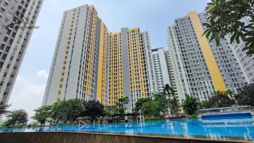 Springlake Summarecon Bekasi Apartement by RNA