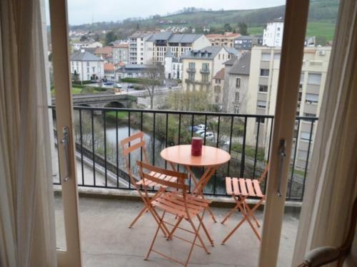 Appartement Aurillac, 2 pièces, 2 personnes - FR-1-742-505 - Location saisonnière - Aurillac