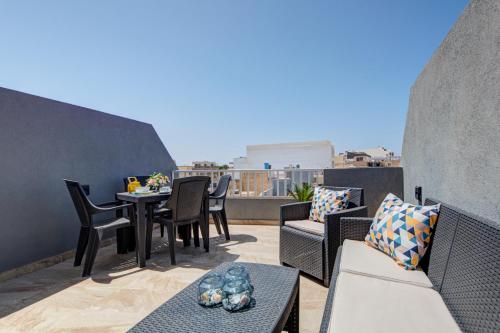 B&B Marsa - Few minutes from Valletta modern 2-bd roof top apartment - Bed and Breakfast Marsa