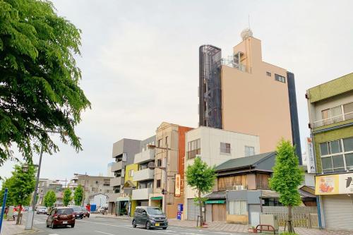 PetitHotel017全室ミニキッチン付きファミリルーム 飲食街中心 阿波踊り会館7分 文理 徳島大学 アスティとくしま車8分