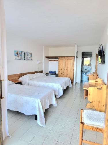 Hotel Olimpia Room Type - Triple Room with Sea View