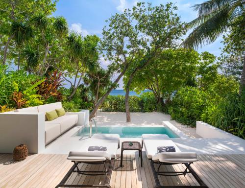 The Westin Maldives Miriandhoo Resort photo 1
