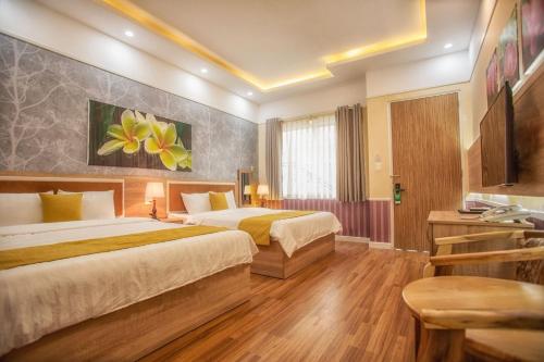 2 queen beds