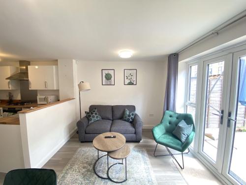 Trade Stays Welcome Secure Parking Large Townhouse Long Stay Savings Available just Ask!, Birmingham (photo 6)