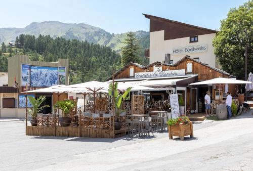 . Hotel Edelweiss