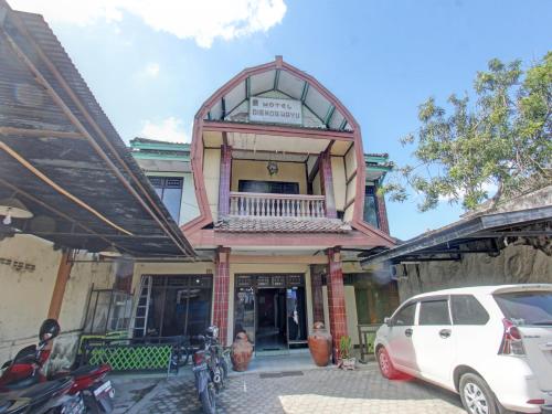 OYO 92849 Hotel Dienda Hayu