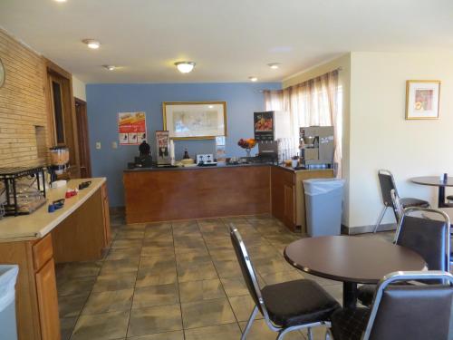 Silver Saddle Motel 5