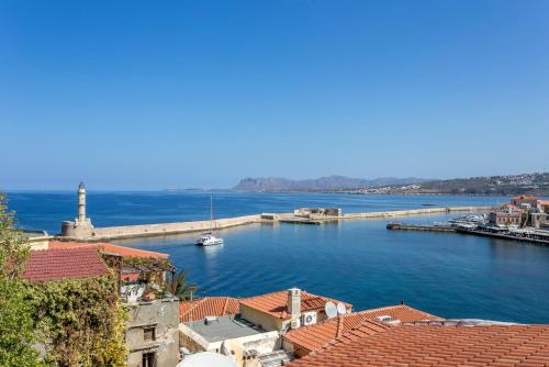 Ifigenia Lux MAISONETTE in oldtown and Villas in theriso vilage 14 km outside of chania