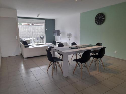 Logement de 100m2 avec terrasse gîte à louer Quiestède