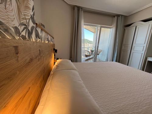 Standard Double or Twin Room with Sea View image 2