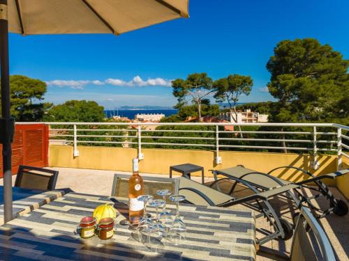 Beautiful accommodation with sea view in Six-Fours-Les-Plages