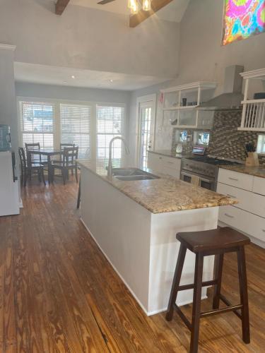 311 Wildflower in Marble Falls, USA