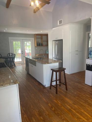 311 Wildflower in Marble Falls, USA