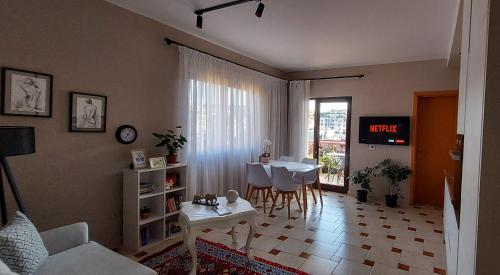 Cozy retreat in the heart of Bllok, Tirana (foto 6)