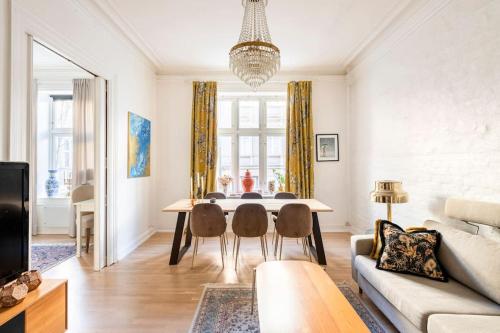 Lovely apartment (Women only)