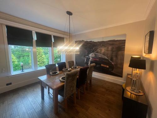 Edwardian Manor near Glasgow City with HEATED POOL & HOT TUB in Glasgow