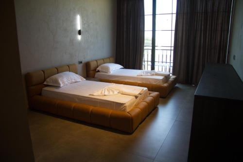 Posh Villas - image 2