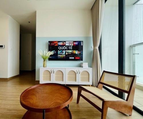 Anstay Vinhomes SKylake Couple