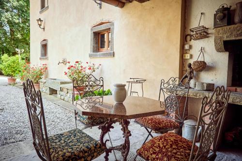 Two-Bedroom Villa image 8