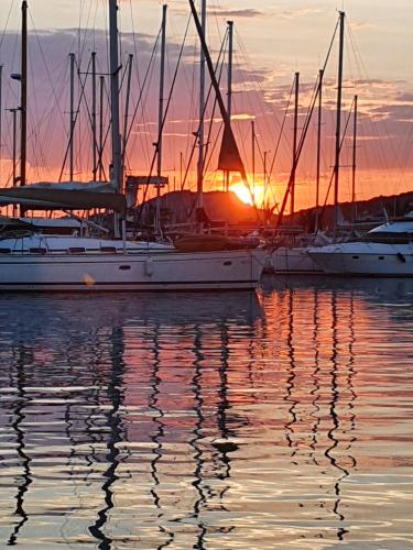 Porquerolles - Nuit insolite à bord du Défi Fou - Hôtel - Hyères