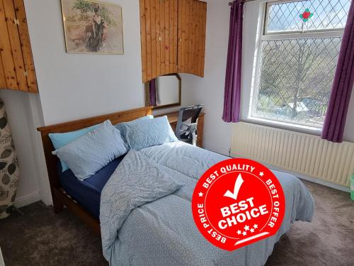 4 Bedroom House in Central Rochdale cul-de-sac Free Parking & Fast Wi-Fi - Rochdale