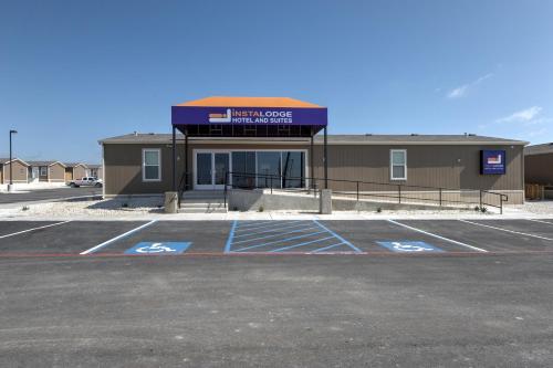 Instalodge Hotel and Suites Karnes City - 숙소 외관