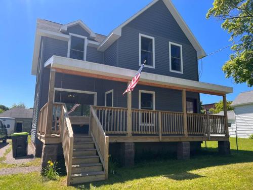 Relaxing Paradise overlooking Stunning Lake Huron in Saint Ignace, USA