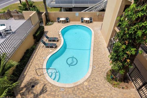 Sea Gull Beachfront Condos by Padre Getaways - image 6