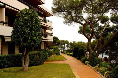 Beach apartment overseeing the sea