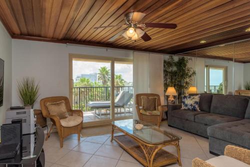Sea Gull Beachfront Condos by Padre Getaways - image 8