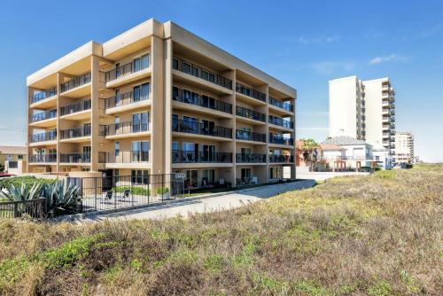 Sea Gull Beachfront Condos by Padre Getaways - image 12