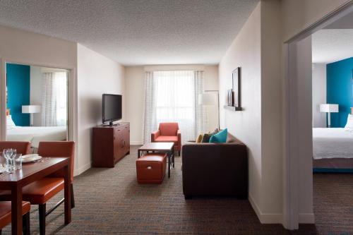 2 bedrooms, 3 beds