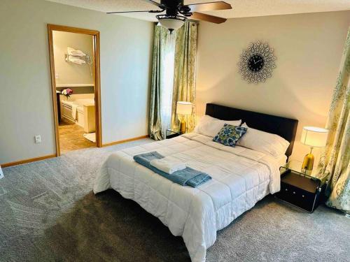 The Falmouth Villa with Peloton Bike in Shakopee, USA