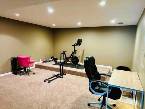 The Falmouth Villa with Peloton Bike in Shakopee, USA