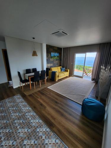 Rosegarden View in อูร์เซลินา