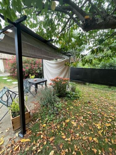 Skats, Appart T2 au Vernet d'Ariège avec jardin privatif (Appart T2 au Vernet d'Ariege avec jardin privatif) in Montaut (Midi-Pyrenees)